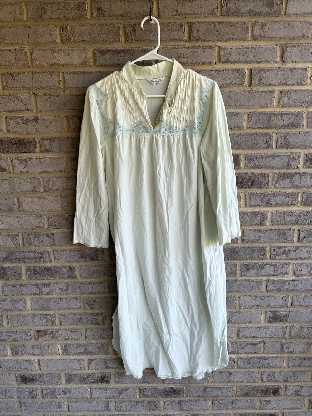 Vintage Vanity Fair Light Mint Green Lace-Trim Nightgown